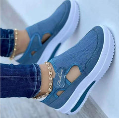 Breathable casual shoes