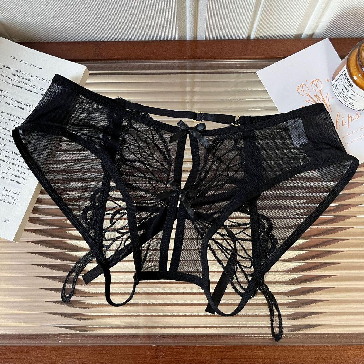 Sexy Open Crotch Lace-up Low-rise Briefs