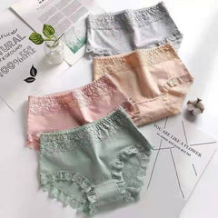 Breathable skin-friendly lace panties